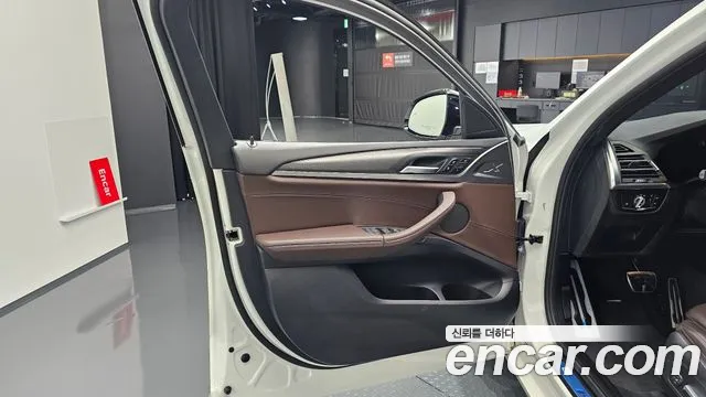 BMW X4 2022 thumb 9