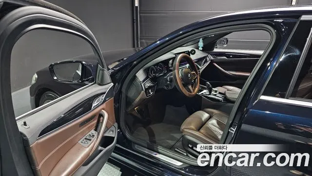 BMW 5 серии 2018 thumb 8