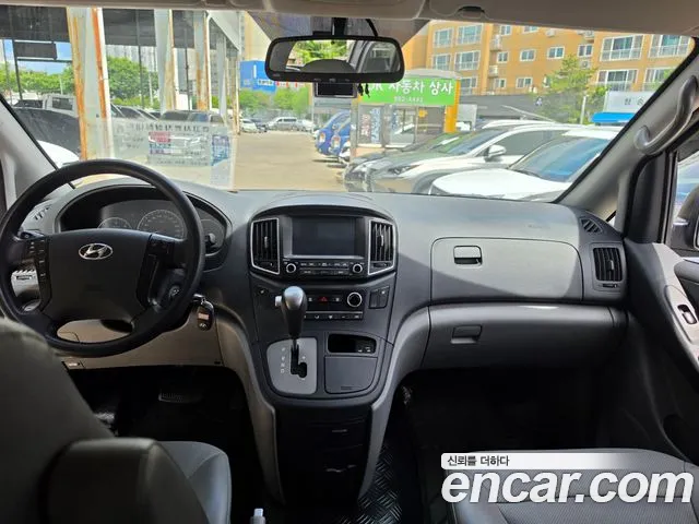 Hyundai Staria 2017 thumb 7