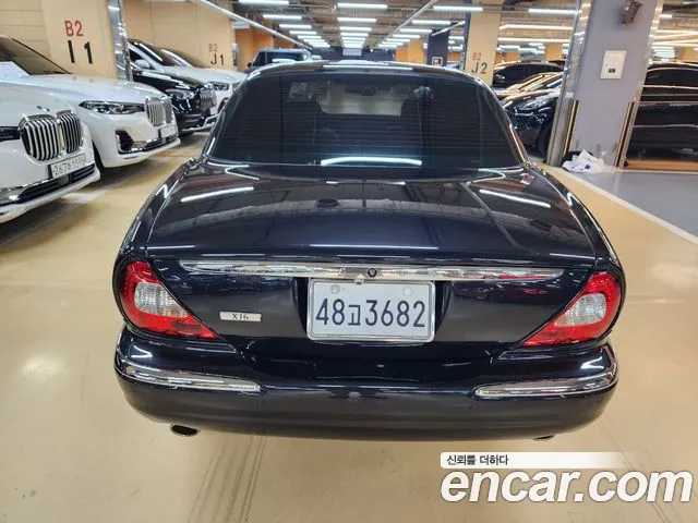 Jaguar XJ-6 2006 thumb 10