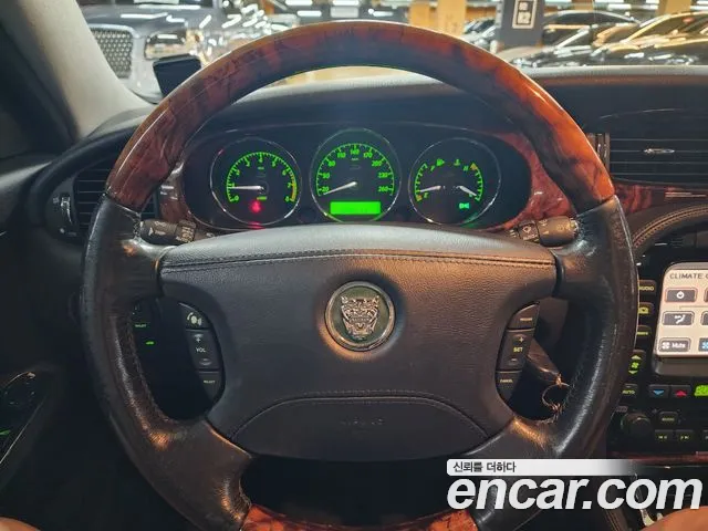 Jaguar XJ-6 2006 thumb 11