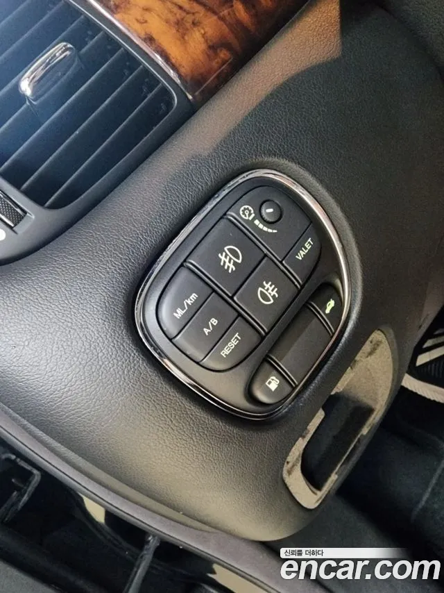 Jaguar XJ-6 2006 thumb 3