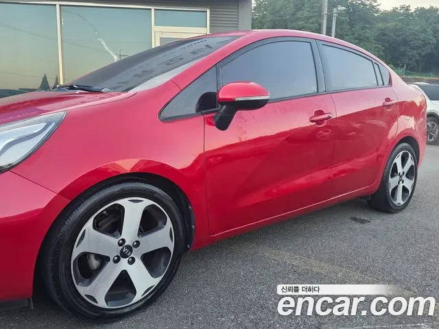 Kia Pride 2014 thumb 7