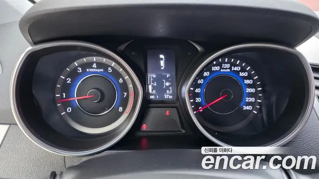 Hyundai Elantra 2015 thumb 3
