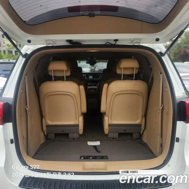 Kia Carnival 2016 thumb 3