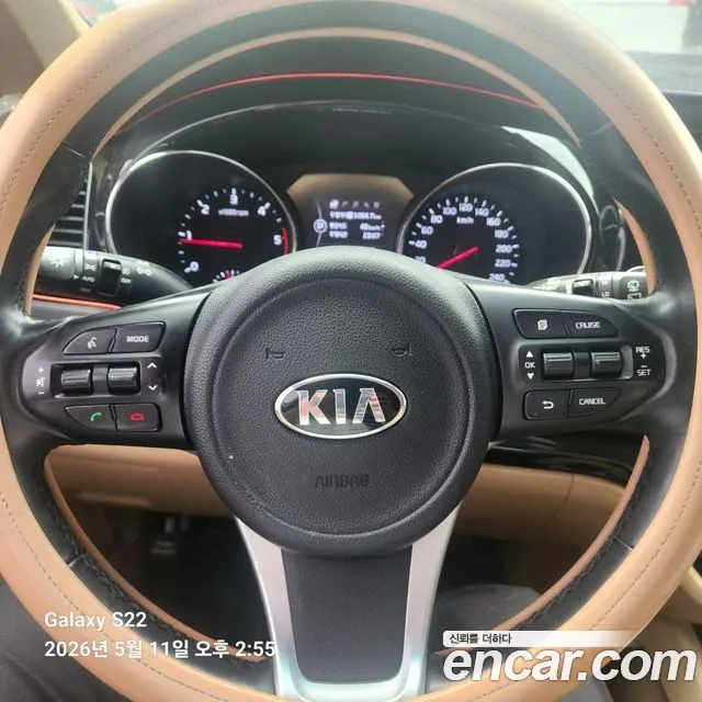 Kia Carnival 2016 thumb 2