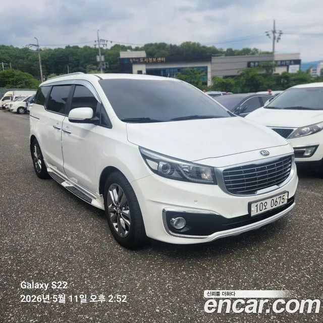 Kia Carnival 2016 thumb 11