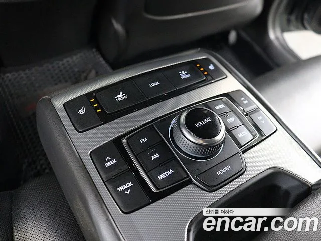 Genesis G80 2018 thumb 6
