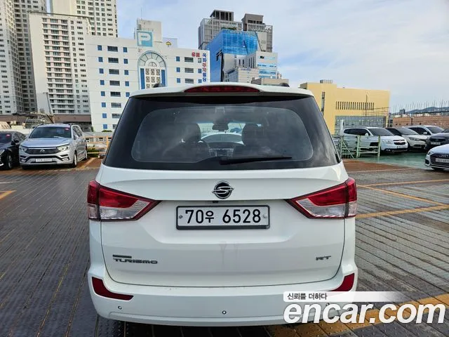KGM Korando 2013 thumb 8