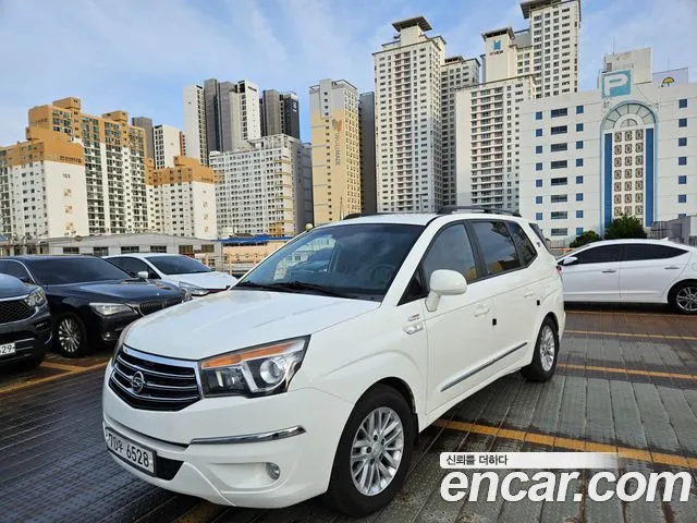 KGM Korando 2013 thumb 10