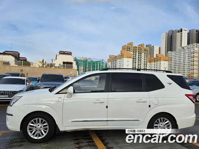 KGM Korando 2013 thumb 3