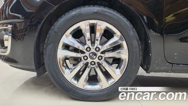 Kia Carnival 2015 thumb 9