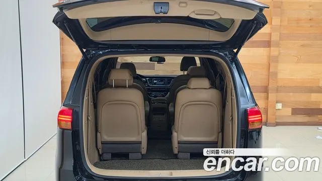 Kia Carnival 2015 thumb 7