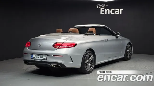 Mercedes-Benz C-Class 2019 thumb 3