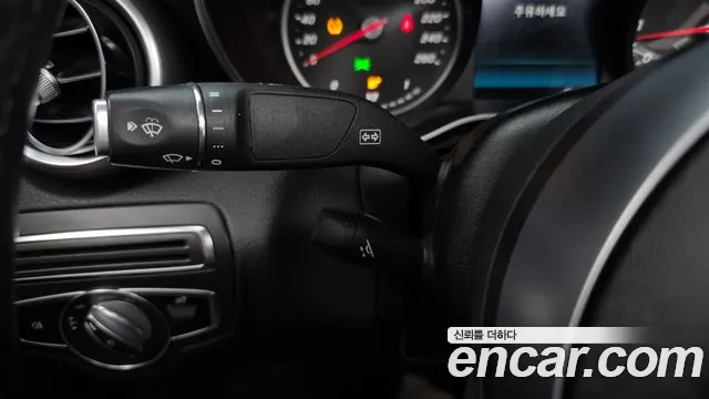 Mercedes-Benz C-Class 2019 thumb 9