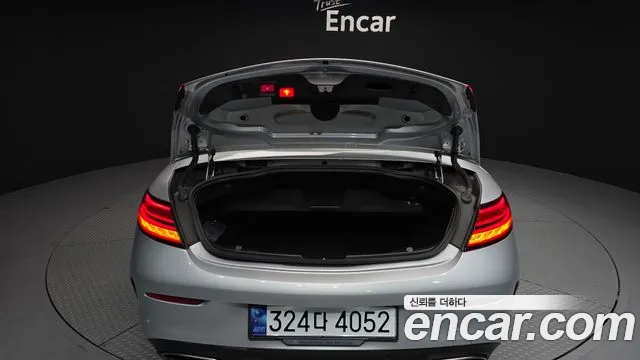 Mercedes-Benz C-Class 2019 thumb 6