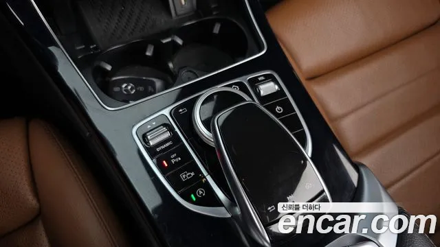 Mercedes-Benz C-Class 2019 thumb 10