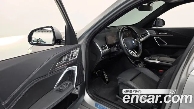 BMW X1 2023 thumb 8