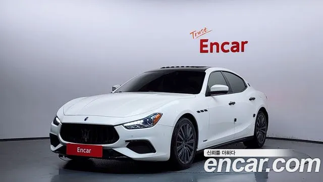 Maserati Ghibli 2017 thumb 12