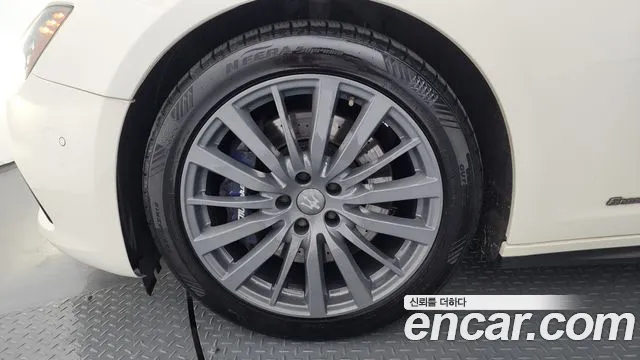 Maserati Ghibli 2017 thumb 5
