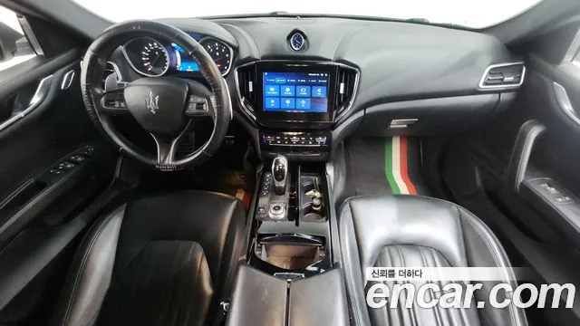 Maserati Ghibli 2017 thumb 2
