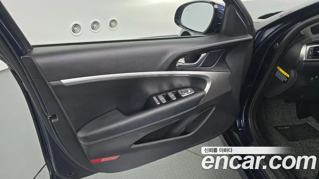 Genesis G70 2019 thumb 10