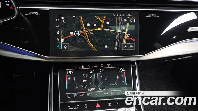 Audi Q8 2021 thumb 8