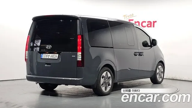 Hyundai Staria 2025 thumb 6