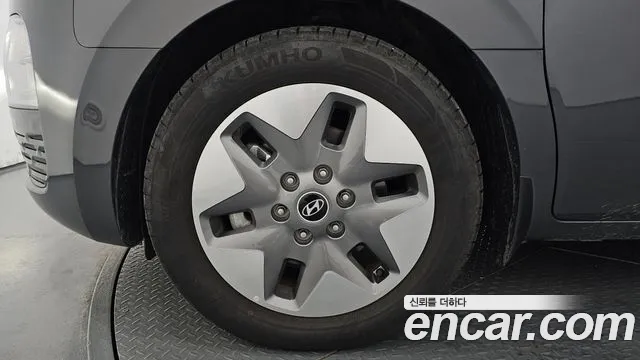Hyundai Staria 2025 thumb 8