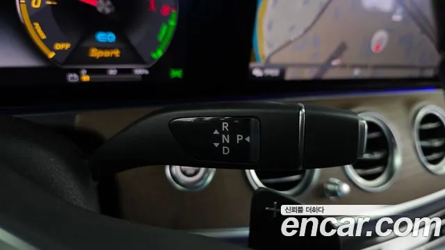 Mercedes-Benz E-Class 2019 thumb 9