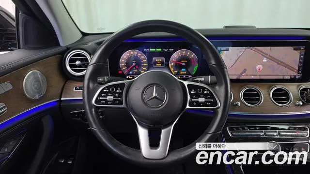 Mercedes-Benz E-Class 2019 thumb 12