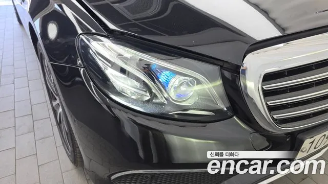 Mercedes-Benz E-Class 2019 thumb 4