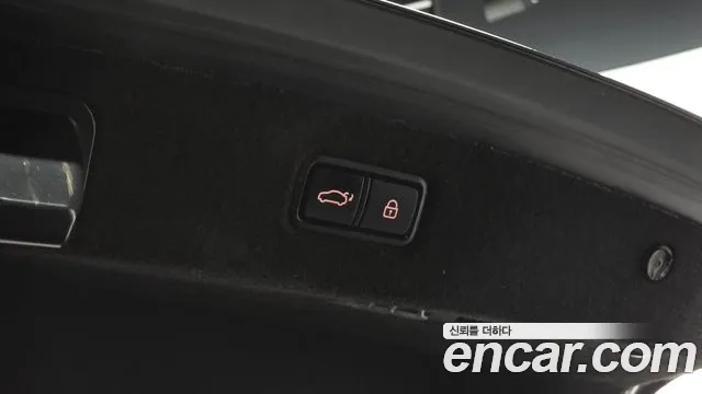 Genesis G90 2017 thumb 6