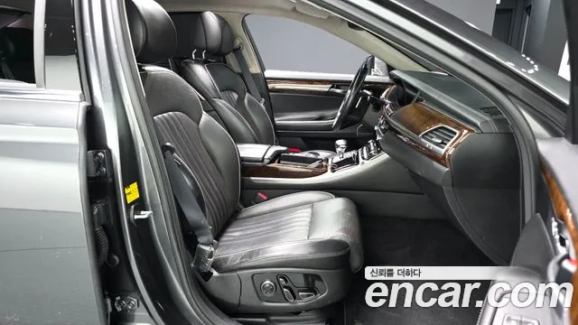 Genesis G90 2017 thumb 10
