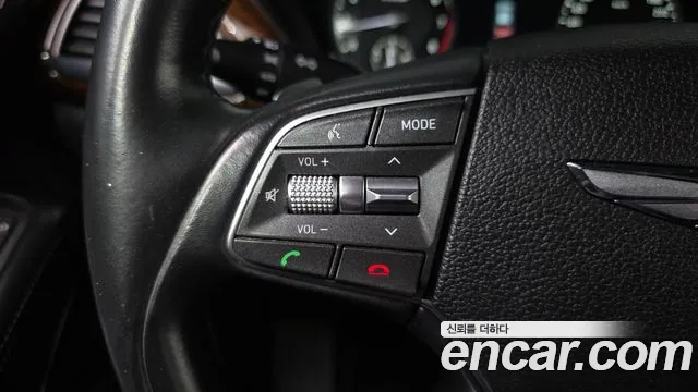 Genesis G90 2017 thumb 8