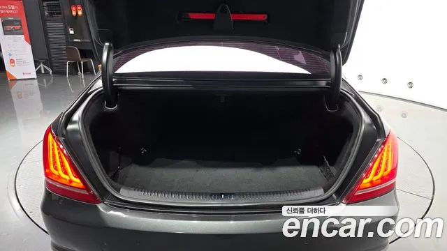 Genesis G90 2017 thumb 12