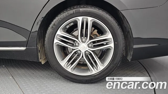 Hyundai Grandeur 2017 thumb 6