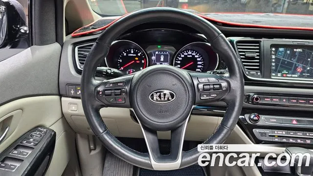 Kia Carnival 2017 thumb 4