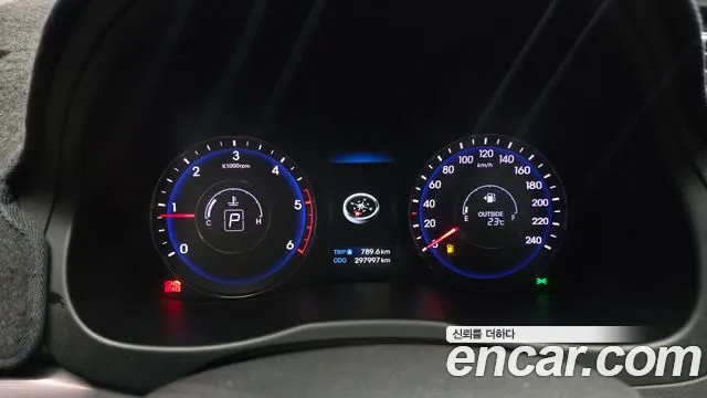 Hyundai i40 2013 thumb 12