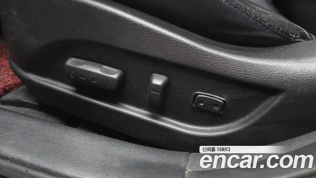 Hyundai i40 2013 thumb 11