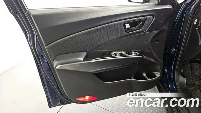 KGM Tivoli 2022 thumb 3