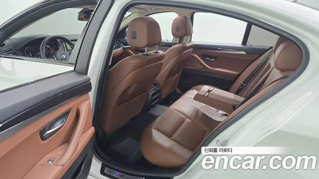 BMW 5 серии 2016 thumb 6