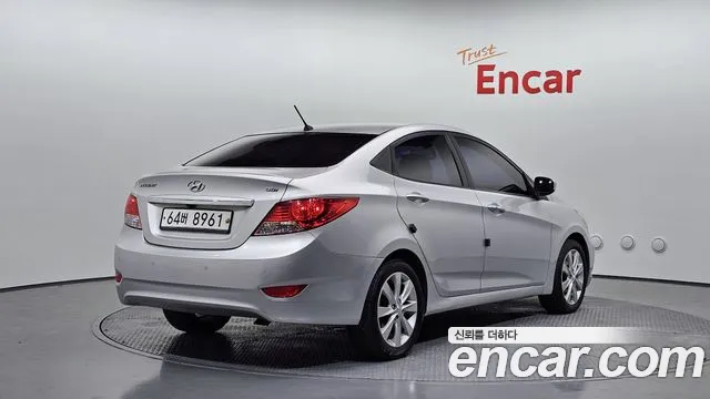 Hyundai Accent 2012 thumb 11