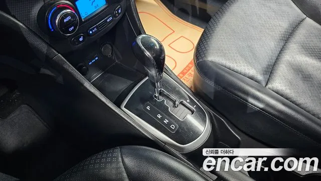Hyundai Accent 2012 thumb 3