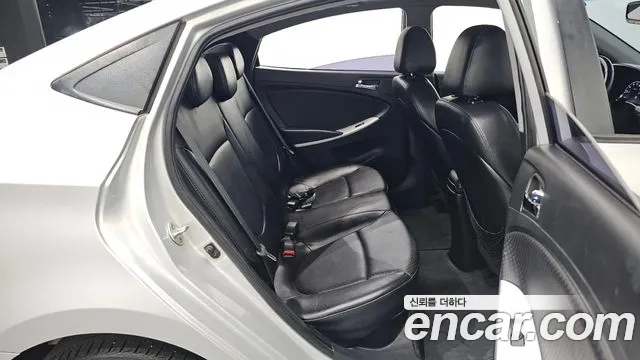 Hyundai Accent 2012 thumb 4