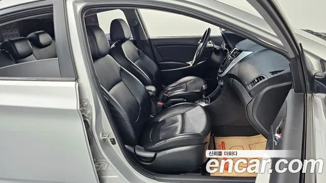 Hyundai Accent 2012 thumb 5