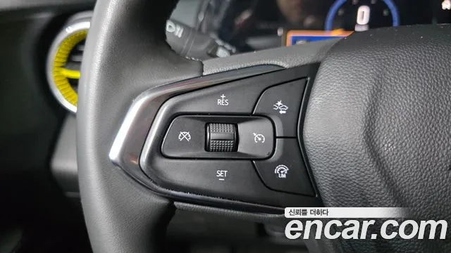 Chevrolet Tracker 2023 thumb 2