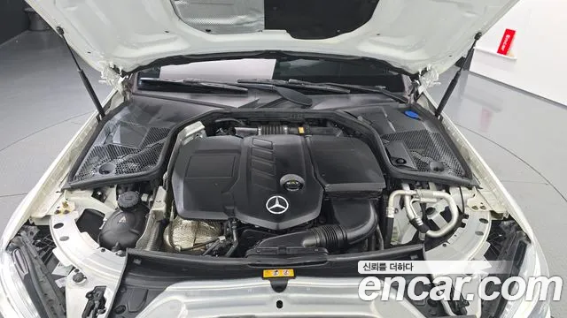 Mercedes-Benz C-Class 2019 thumb 10