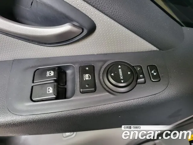 Hyundai Staria 2016 thumb 10