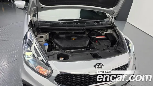 Kia Carens 2017 thumb 8